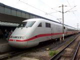 01.05.2004 - Wien Westbahnhof: jednotka ICE 401.567/067 jako ICE 767 z Innsbrucku Hbf © PhDr. Zbyněk Zlinský