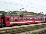 01.05.2004 - Wien Westbahnhof: osobní vůz Ba 61.53.21-90.002-4 CFR © PhDr. Zbyněk Zlinský