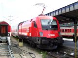 01.05.2004 - Wien Südbahnhof Bstg 1 - 10: 1116.188-2 na soupravě City-Shuttle © PhDr. Zbyněk Zlinský