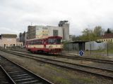 24.10.2010 - Liberec: 810.311-1 objíždí soupravu Os 6207/6208 z/do Varnsdorfu © PhDr. Zbyněk Zlinský