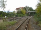 24.10.2010 - úsek Zittau - Mittelherwigsdorf: odbočujeme z trati směr Löbau (foto z Os 6210) © PhDr. Zbyněk Zlinský