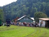 nedočkaví pasažieri na vlak do Balnice. 24. 8. 2010 © Radovan Plevko