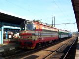 18.09.2004 - Havl. Brod: ''laminátka'' 240.260-0 v čele Os 8302 z Veselí nad Lužnicí © PhDr. Zbyněk Zlinský