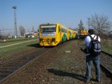 04.04.2009 - Olomouc hl.n.: Kmotr své nenáviděné vozidlo fotografující © PhDr. Zbyněk Zlinský