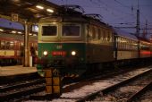 02.01.2011 - Olomouc hl.n.: 141.054, R11050 krátce po zastavení © Radek Hořínek