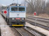 12.02.2011 - Frýdlant n.O.: 754.086-7 na Os 3117 při křižování se Sp 1642 © Karel Furiš