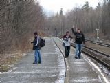 12.02.2011 - Kunčice p.O.: Radek, Karel a Martin se vracejí z focení u frýdlantského zhlaví © PhDr. Zbyněk Zlinský