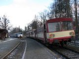 12.02.2011 - Kunčice p.O.: 754.068-5 na Os 3122 Ostrava hl.n. - Frenštát p.R. a 842.021-8 v čele Os 3123 ve směru opačném © PhDr. Zbyněk Zlinský