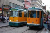 21.08.2010 – Norrköping: dvě tramvaje M97 se míjí v zastávce Söder tull © Lukáš Uhlíř