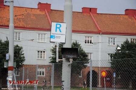 24.08.2010 – Göteborg: nástupní zastávka pro vyjíždějící vozy a ukazatel činnosti tlačítka výhýbka © Lukáš Uhlíř