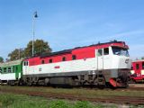 20.09.2003 - Častolovice: 749.187-1 v čele zpožděného R 757 Plzeň - Jeseník © PhDr. Zbyněk Zlinský