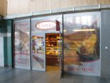 15.03.2011 - Havl. Brod: řada krámků z odbavovací haly zmizela, pekařství funguje © PhDr. Zbyněk Zlinský