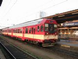 03.07.2010 - Olomouc hl.n.: ranný Os 3619 a službukonajúca 843.024 © Martin Hajtmanský