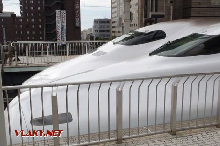 Hakone Tozan sú sesterské železnice Rhätische Bahn (1)