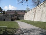 Jedno ze železných schodišť, vedoucích na hradby pevnosti. © Aleš Svoboda, 2.4.2011