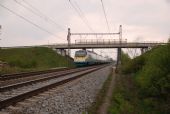 25.04.2011 - úsek Olomouc hl.n. - Grygov: 681.007, SC507 projíždí pod ''vysokáčem'' © Radek Hořínek