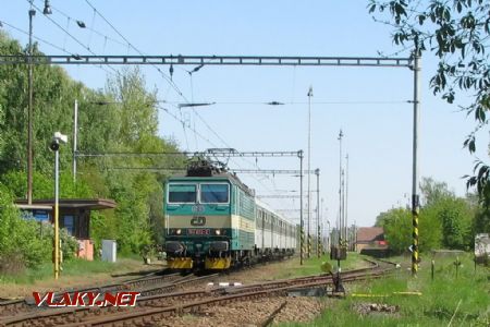 07.05.2011 - Hradec Král.-Sl. Před.: 163.072-2 opouští stanici v čele Os 5634 Choceň - Hradec Králové hl.n. © PhDr. Zbyněk Zlinský