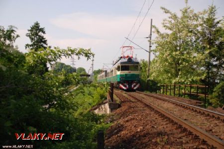 22.05.2011 - Kožušany: 460.079-7+063.420-4+063.421-2+460.080-5 jako Os 3821 © Radek Hořínek