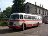 02.10.2004 - Slatiňany: historický autobus Š 706 RTO jako přípoj k zámku © PhDr. Zbyněk Zlinský