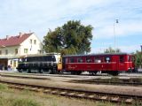 02.10.2004 - Chrudim: přípojný vůz BDlm 6-2011 a ''malý hektor'' T 435.016 © PhDr. Zbyněk Zlinský