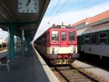 02.10.2004 - Hradec Králové hl.n.: ''kvatro'' 842.024-2 v čele R 685 Liberec - Pardubice © PhDr. Zbyněk Zlinský