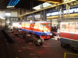 Rajlovac: hala elektrických lokomotiv je plná strojů řady 441 v různém stupni oprav a modernizací. 8.3.2011 © Jan Přikryl