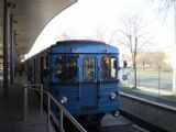 Budapešť: klasická souprava metra typu Ev z počátku 70. let stojí na konečné stanici linky M2 Örs vezér tere. 12.3.2011 © Jan Přikryl