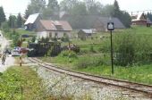 05.06.2011 - OLŽ: vlak pomalu stoupá k lesu © Mixmouses