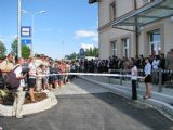 24.06.2011 - Chotěboř: páska je napnuta, hosté se shromažďují k slavnostnímu aktu © PhDr. Zbyněk Zlinský