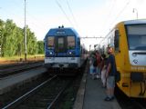 24.06.2011 - Pardubice-Rosice n.L.: 843.009-2 v čele R 981 Liberec - Pardubice hl.n., vpravo 814.048-5/914.048-4 + 814.136-8/914136-7 jako Sp 1986 © PhDr. Zbyněk Zlinský