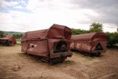 05.07.2011 - úsek Vyškov na Moravě - Hoštice-Heroltice: na poli se povalující vagóny od vykolejeného nákladního vlaku © Radek Hořínek
