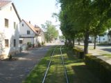 Jednokolejná ''tramvajová'' trať v centru obce Forchheim jižně od Karlsruhe. 25.4.2011 © Jan Přikryl