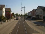 Jednokolejná ''tramvajová'' trať na Rappenwörtherstrasse v obci Rheinstetten. 25.4.2011 © Jan Přikryl