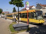 Karlsruhe: Nízkopodlažní tramvaj typu GT6-70D/N ev.č. 305 na konečné linky 1 Durlach Turmberg. 25.4.2011 © Jan Přikryl