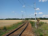 12.07.2011 - Hradec Králové, spojka: za přejezdem se trasa koleje napřimuje © PhDr. Zbyněk Zlinský