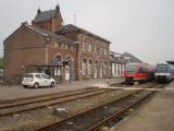 Výpravní budova stanice Lauterbourg a čela motorových jednotek DB Regio a SNCF-TER Alsace. 28.4.2011 © Jan Přikryl