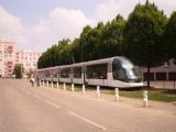 Strasbourg: Stojící tramvaj typu Alstom Citadis na odstavných kolejích stanice Hautepierre Maillon. 28.4.2011 © Jan Přikryl