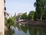 Strasbourg: Jeden z rýnských kanálů v centru města ve čtvrti Petit France. 28.4.2011 © Jan Přikryl