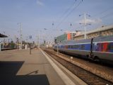 Strasbourg: Zpožděná jednotka TGV ze Švýcarska čeká na odjezd do Paříže. 28.4.2011 © Jan Přikryl