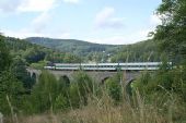 28.7.2011 - Kryštofovo Údolí: viadukt Novina - rychlík do České Lípy © Mixmouses