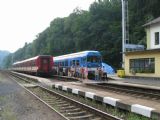 06.08.2011 - Železný Brod: 843.013-4 v čele R 982 Pardubice hl.n. - Liberec a 843.015-9 na R 985 ve směru opačném © PhDr. Zbyněk Zlinský