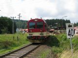 06.08.2011 - Kořenov: souprava 943.010-9 + 843.010-0 přijíždí jako Os 16217 Tanvald - Harrachov © PhDr. Zbyněk Zlinský