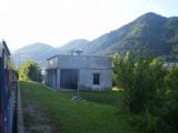 Neutěšený stav zastávky Kočna na Bohinjské proze u Jesenice	2.7.2011	© Jan Přikryl