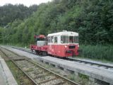 Pracovní drezína čeká na uvolnění tratě ve stanici Bled Jezero	2.7.2011	© Jiří Mazal