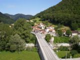 Bohinjska proga: centrum obce Most na Soči ze stejnojmenného viaduktu	3.7.2011	© Jan Přikryl