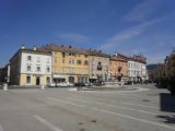 Gorizia: celkový pohled na centrální náměstí Piazza Vittoria	3.7.2011	© Jiří Mazal