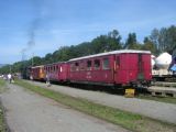 11.09.2011 - Trutnov hl.n.: 423.0145 se soupravou D 6-1832, Clm 4-6393, Clm 4-6324 a Clm 4-6392 vlaku do Svobody nad Úpou © PhDr. Zbyněk Zlinský