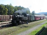 11.09.2011 - Trutnov hl.n.: 423.0145 v čele soupravy D 6-1832, Clm 4-6393, Clm 4-6324 a Clm 4-6392 vlaku do Svobody nad Úpou © PhDr. Zbyněk Zlinský