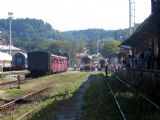 11.09.2011 - Trutnov hl.n.: 423.0145 přijíždí ze Svobody nad Úpou v čele soupravy M 131.1441 + Clm 4-6392, Clm 4-6324, Clm 4-6393 a D 6-1832 © PhDr. Zbyněk Zlinský