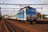 15.10.2011 - Přerov: 362.113, R810 na mostě přes řeku Bečvu © Radek Hořínek